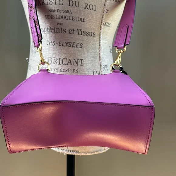 Valentino logo lavender crossbody w/dust bag NWT - Picture 9 of 16